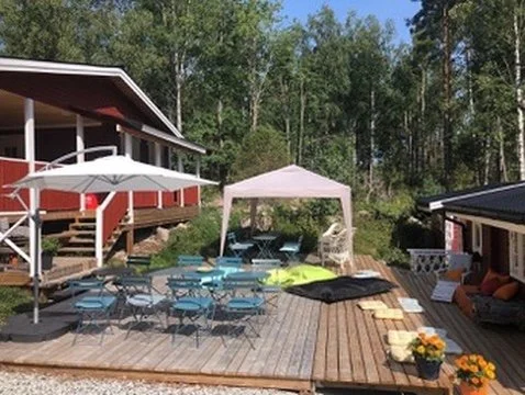 Outdoor gathering deck